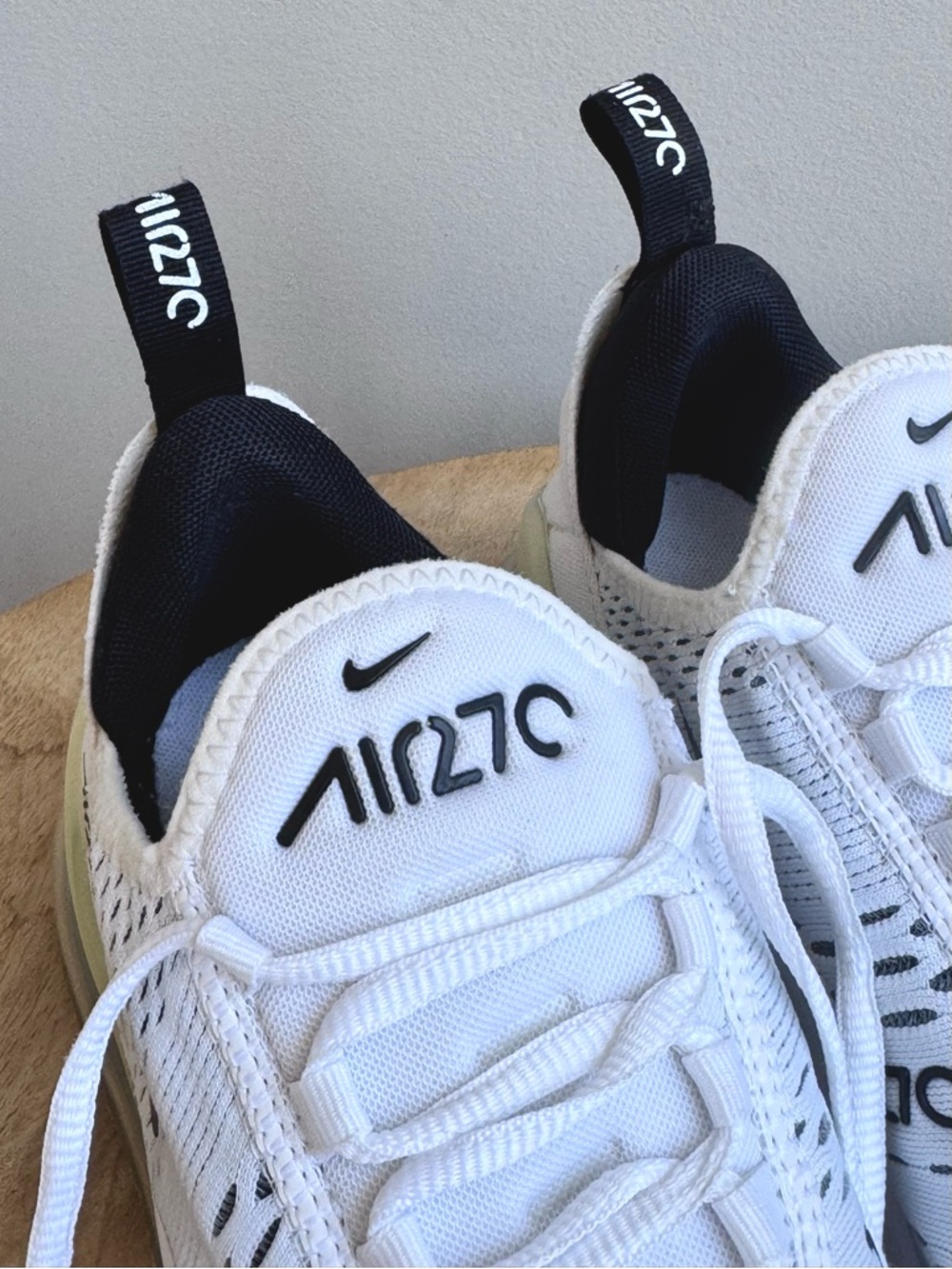 Women's Nike Air Max 270 Size 11.5 Sneakers White/Black/White (AH6789 100) - Picture 5 of 12